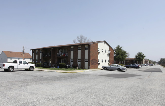 Brettwood Apartments in Lakewood, NJ - Building Photo - Building Photo