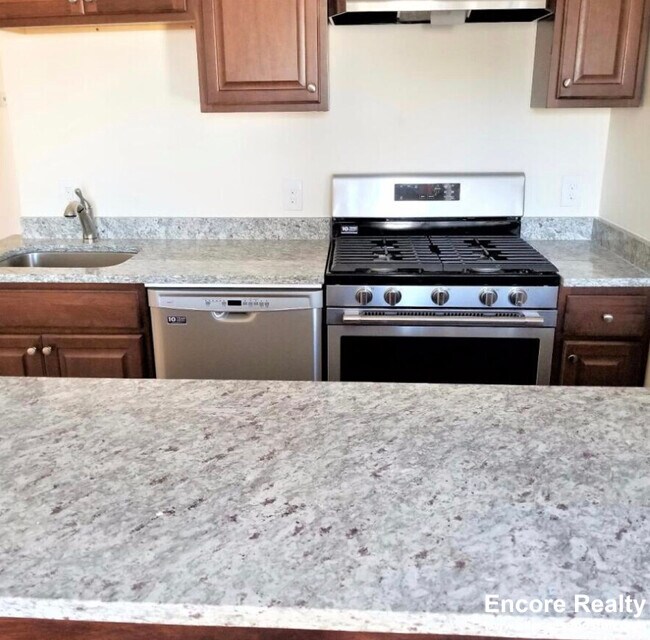 21 Weitz St, Unit 1 in Boston, MA - Building Photo - Building Photo