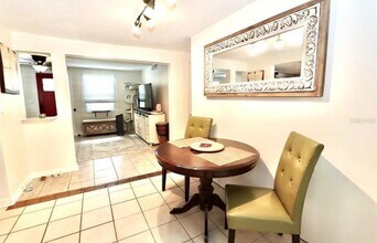 3220 Rock Royal Dr in Holiday, FL - Building Photo - Building Photo