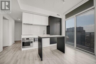 33 Helendale Ave in Toronto, ON - Building Photo - Building Photo