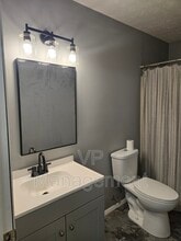 2218 Emerald Dr in Davenport, IA - Building Photo - Building Photo