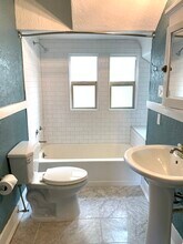 1107 S Grant Ave, Unit Unit #1 main floor apartment in Tacoma, WA - Building Photo - Building Photo