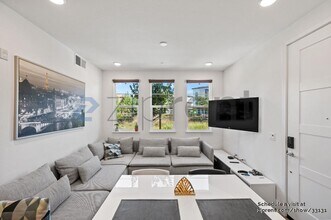 369 Arc Ct in Hayward, CA - Building Photo - Building Photo