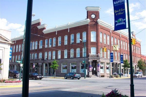 Nisbett Fairman Residences in Big Rapids, MI - Building Photo