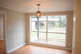 221 N Sanders St in Nacogdoches, TX - Building Photo - Building Photo