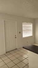 416 Lakeside Dr in Margate, FL - Foto de edificio - Building Photo