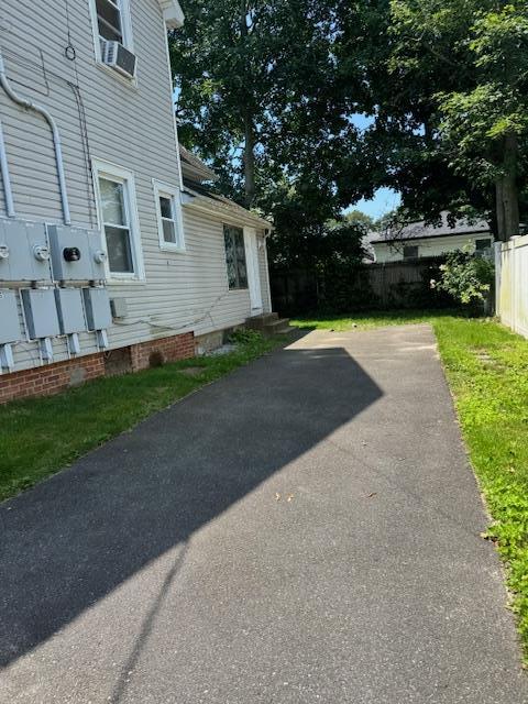 12 Burnett Ave in Bay Shore, NY - Building Photo - Building Photo