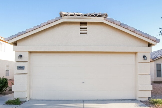 11717 W Poinsettia Dr