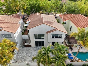 876 Garnet Cir in Weston, FL - Building Photo - Building Photo