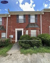 5687 Windfall Ln in Lithonia, GA - Building Photo