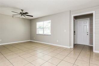 1217 N John St in Orlando, FL - Foto de edificio - Building Photo