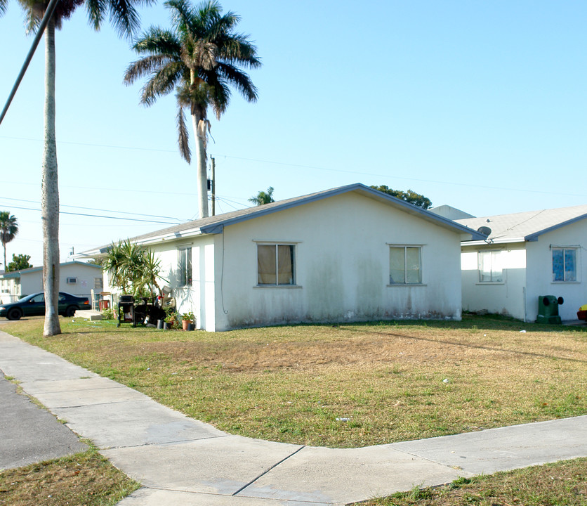 1210 NW 9th Ct in Homestead, FL - Building Photo