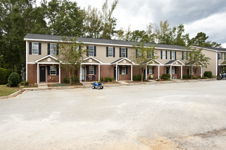 Spring Chase Apartments in Barnesville, GA - Foto de edificio - Building Photo