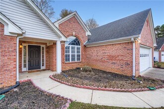 1975 Heatherton Rd in Dacula, GA - Building Photo - Building Photo