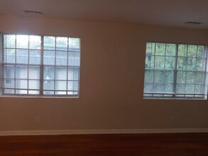 1406 Church St-Unit -F in Decatur, GA - Foto de edificio - Building Photo
