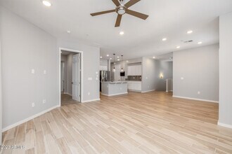 250 W Queen Creek Rd in Chandler, AZ - Building Photo - Building Photo