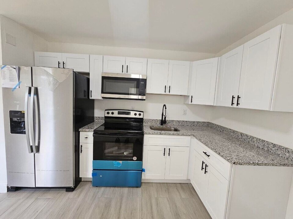 1605 N 17th St in Fort Pierce, FL - Building Photo