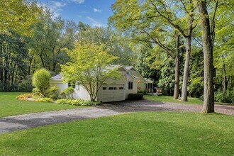 261 Linden Tree Rd in Wilton, CT - Building Photo - Building Photo
