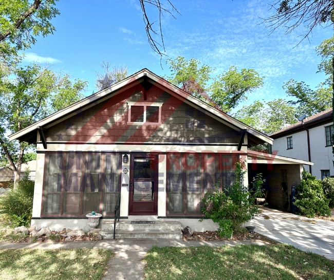 property at 207 N Alameda St