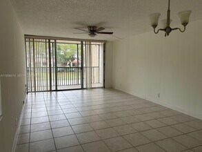 3651 Environ Blvd in Lauderhill, FL - Building Photo - Building Photo