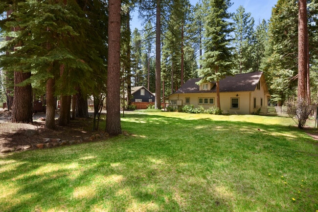 531 Brassie Ave in Tahoe Vista, CA - Building Photo - Building Photo
