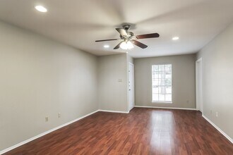 9 W Bigelow Oak Ct in The Woodlands, TX - Building Photo - Building Photo