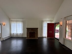 212 Edgemere Ct in Oklahoma City, OK - Building Photo - Building Photo