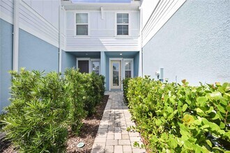 3040 Via Sienna Cir in Sarasota, FL - Building Photo - Building Photo