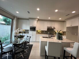 141 Augustine in Irvine, CA - Building Photo