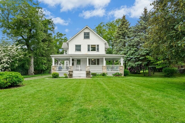 property at 290 Soundview Ave