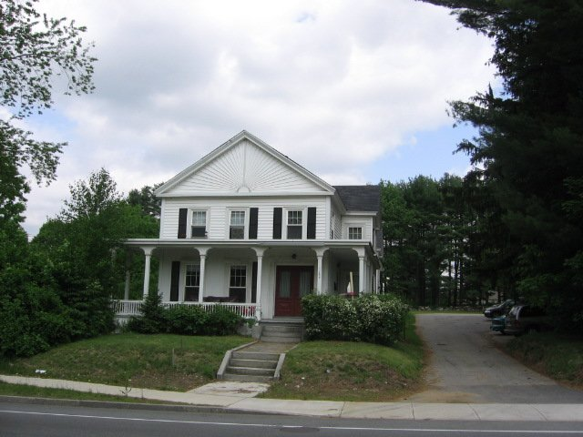 1184 Main St in Leicester, MA - Building Photo