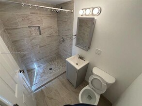 3700 SW 82nd Ave-Unit -2 in Miami, FL - Building Photo - Building Photo