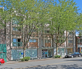 4242 Fraser St in Vancouver, BC - Building Photo - Primary Photo