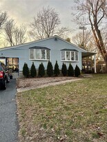 226 Tree Rd in Centereach, NY - Building Photo