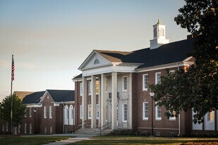 Taylor Village in Hawkinsville, GA - Building Photo