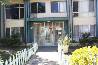 New Hampshire Avenue Apartments in Los Angeles, CA - Building Photo - Building Photo