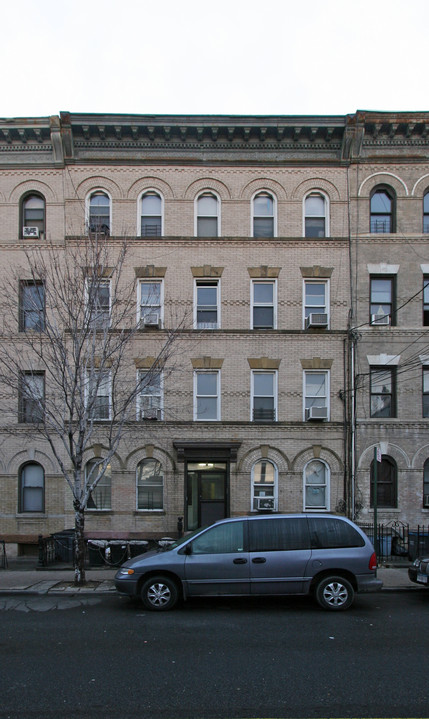 1571 DeKalb Ave in Brooklyn, NY - Building Photo