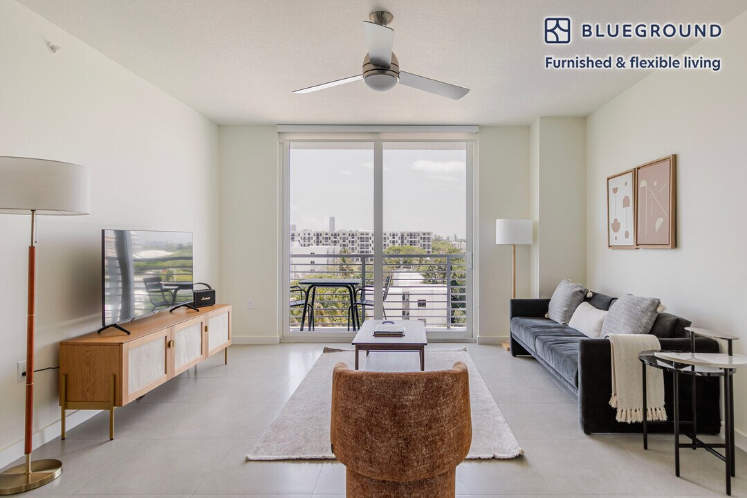 729 NW 2nd St in Miami, FL - Building Photo