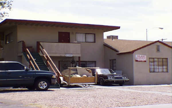 2217 S Fairfield Ave in Las Vegas, NV - Foto de edificio - Building Photo