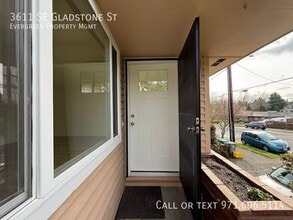 3611 SE Gladstone St in Portland, OR - Building Photo - Building Photo