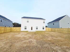 659 Melbourne Dr in Raeford, NC - Building Photo - Building Photo