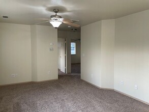 1067 South St in Redding, CA - Building Photo - Building Photo