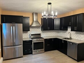 11 Starr St, Unit Front in New London, CT - Building Photo - Building Photo