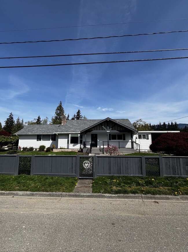property at 1122 E State St