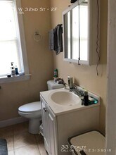 915 W 32nd St-Unit -2F in Chicago, IL - Building Photo - Building Photo