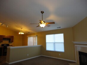 1046 Mosswood Cir in Franklin, IN - Building Photo - Building Photo