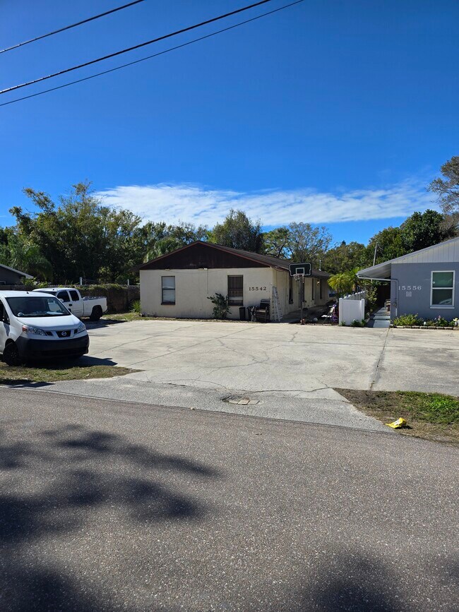 15542 Verona Ave, Unit B