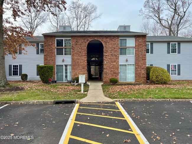 7-1 Seattle Ct in Freehold Township, NJ - Building Photo - Building Photo