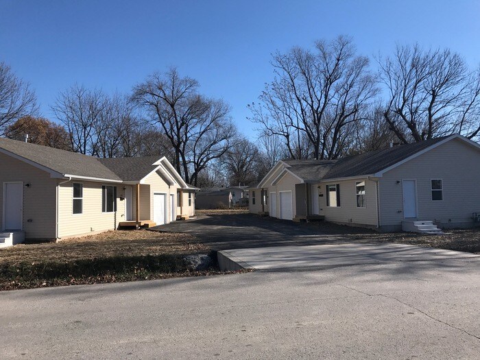 642 N Belview Ave-Unit -Unit B in Springfield, MO - Building Photo