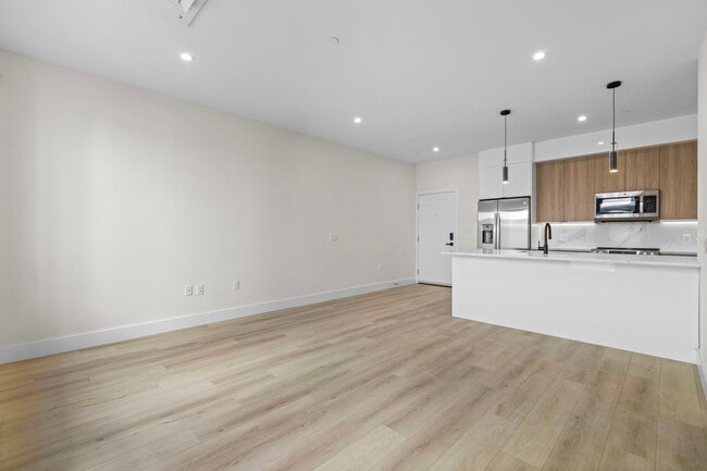 4525 Bergenwood Ave